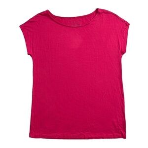 ⭐️ NWT- Tahari pink t-shirt- size small